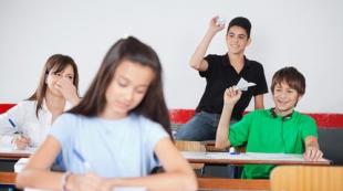 자녀가 학교에서 욕설을 들으면 부모는 어떻게 반응해야 합니까?