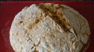 단계별 사진과 함께 오븐에서 호밀 빵을 만드는 간단한 요리법